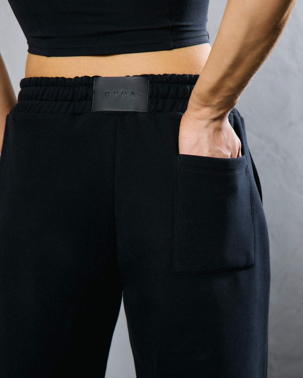 THE CORE WIDE LEG JOGGER - BLACK