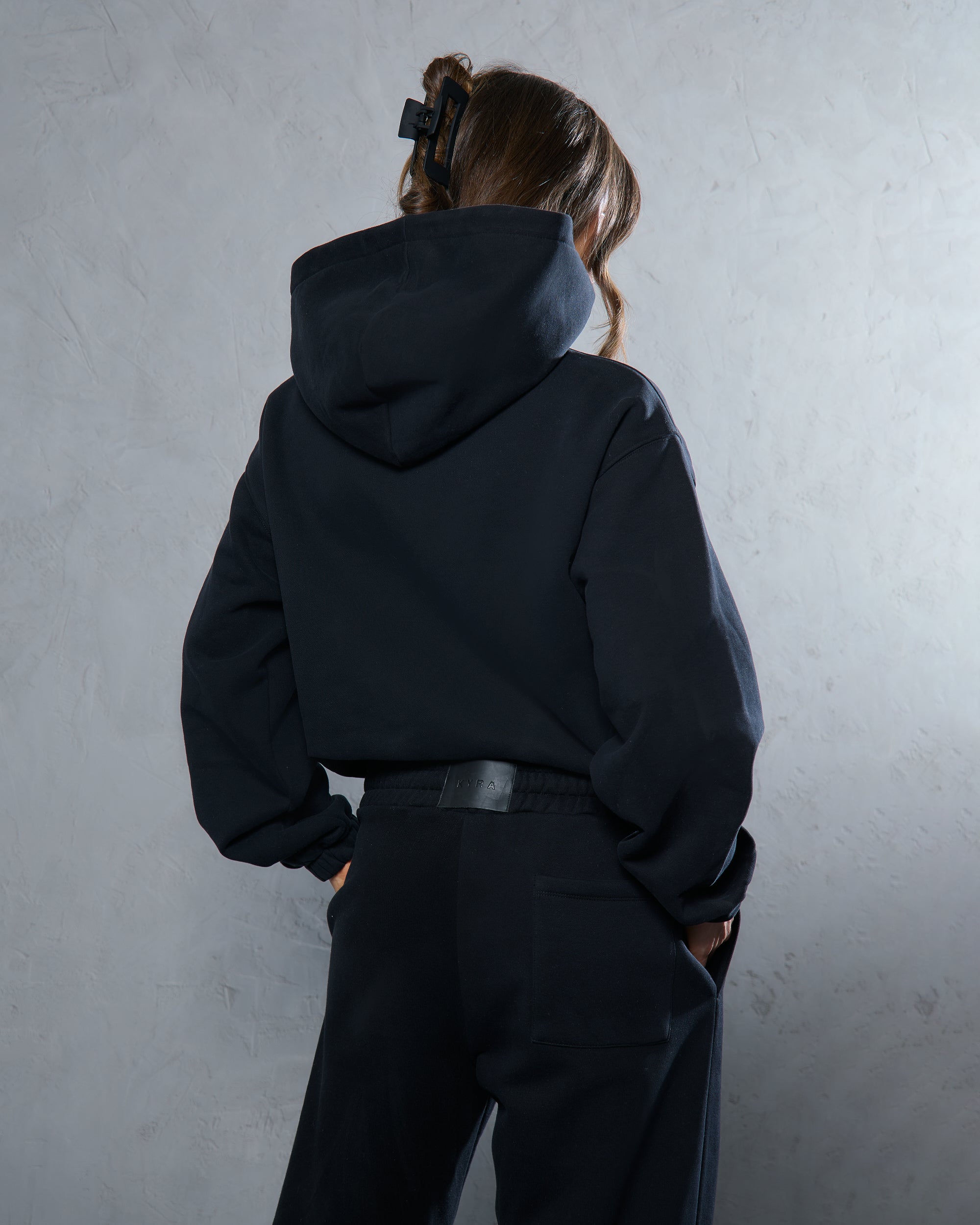 THE CORE OVERSIZED HOODIE - BLACK