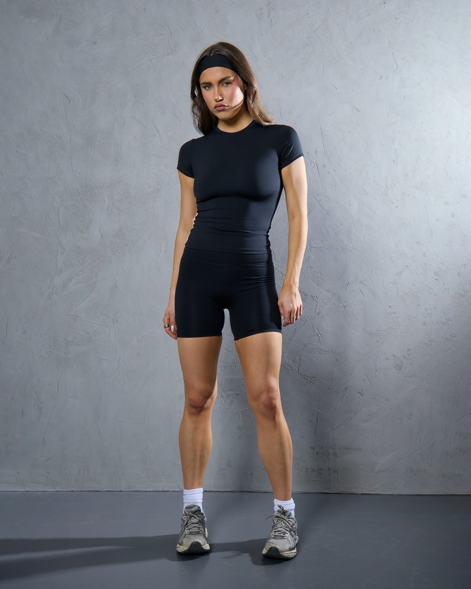THE CONTOUR SHORTS - BLACK
