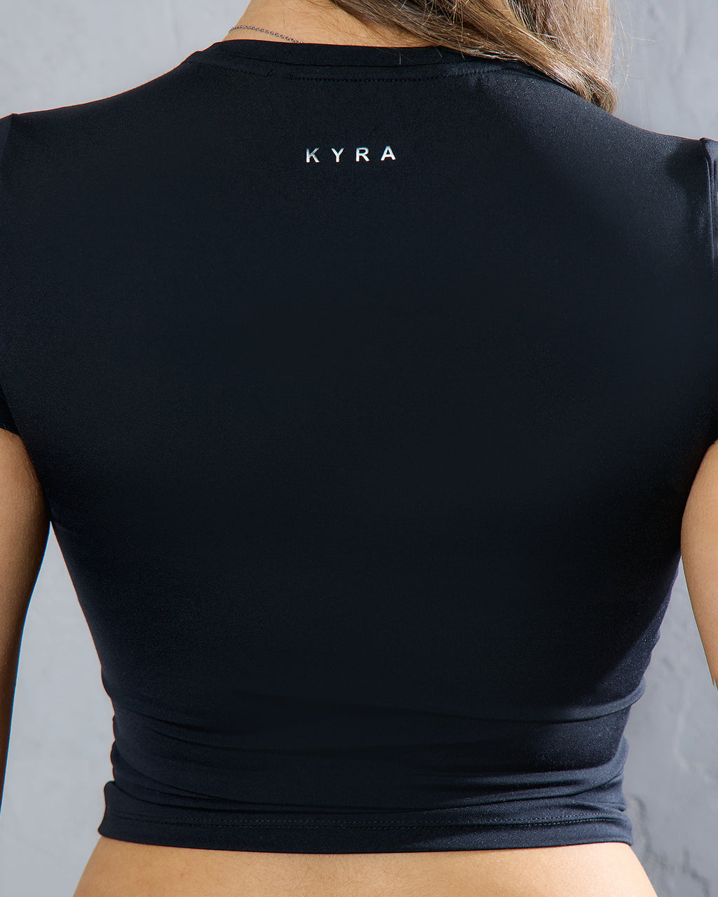 THE CONTOUR TOP - BLACK