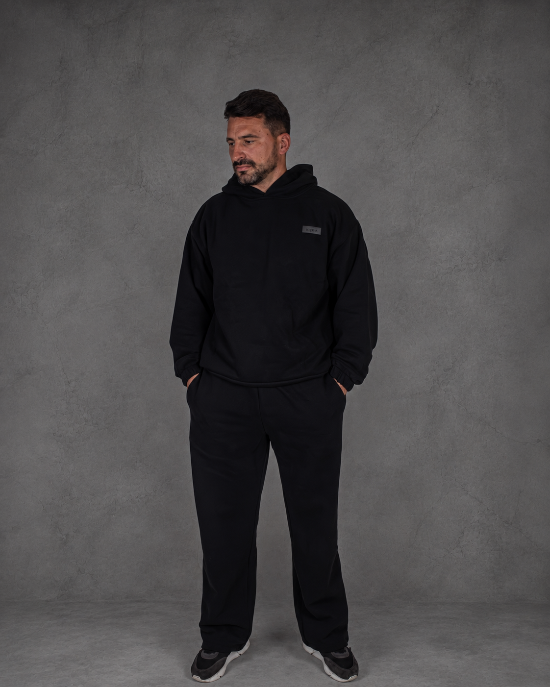 THE CORE OVERSIZED HOODIE - BLACK