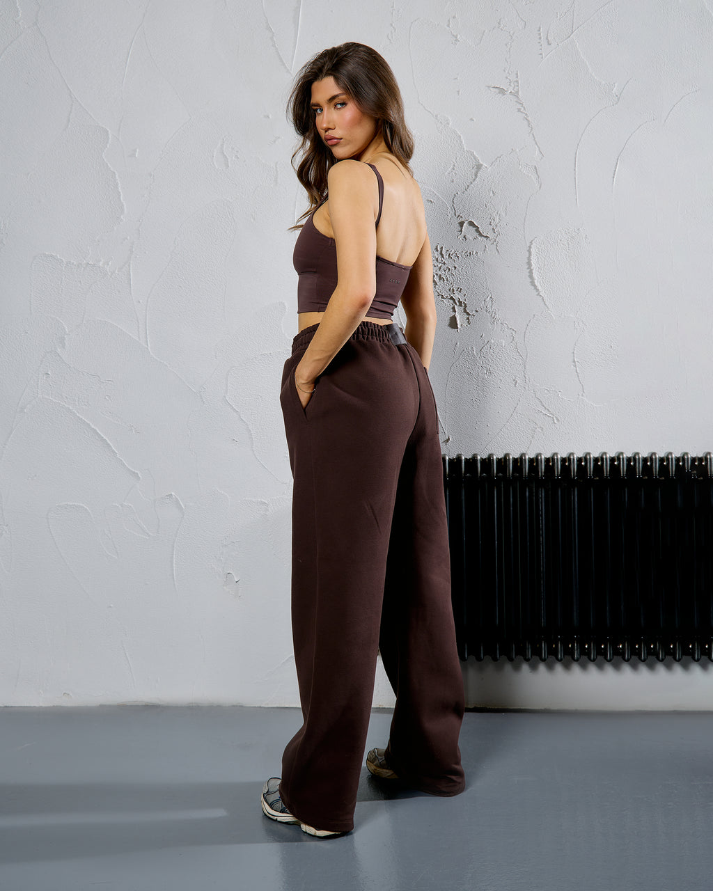 THE CORE WIDE LEG JOGGER - ESPRESSO