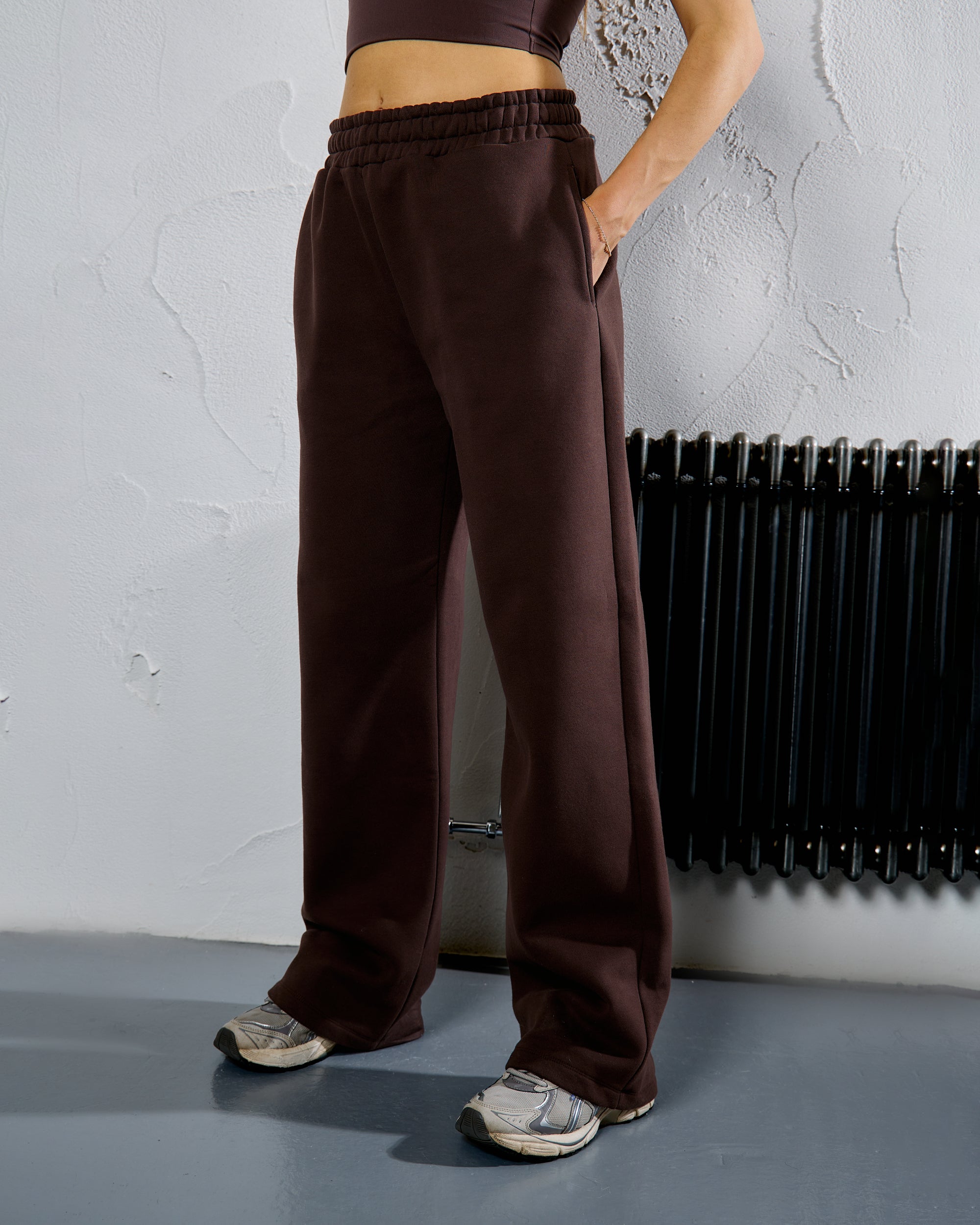 THE CORE WIDE LEG JOGGER - ESPRESSO